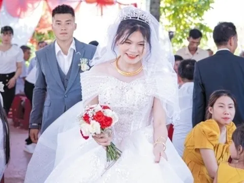 Cựu tiền vệ U23 Việt Nam kết hôn với nữ tuyển thủ