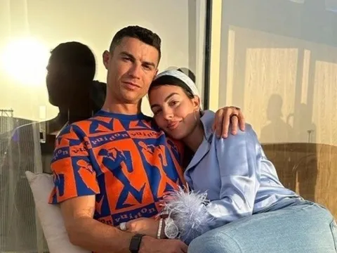 Bạn gái tiết lộ tương lai của Ronaldo