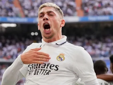 Ancelotti: "Nếu cậu ấy ghi thêm 4 bàn nữa, tôi sẽ không phải xé bằng HLV"