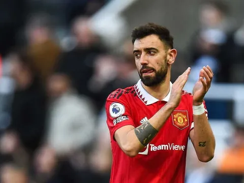 Video được đào lại, CĐV giục Bruno thuyết phục thần đồng đến M.U