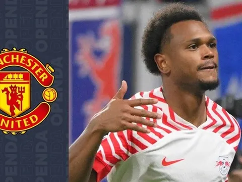 Bế tắc trong khâu ghi bàn, M.U muốn nẫng "sát thủ" trên tay Liverpool