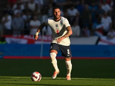 Kyle Walker tự tin trước trận đấu tay đôi với Kylian Mbappe