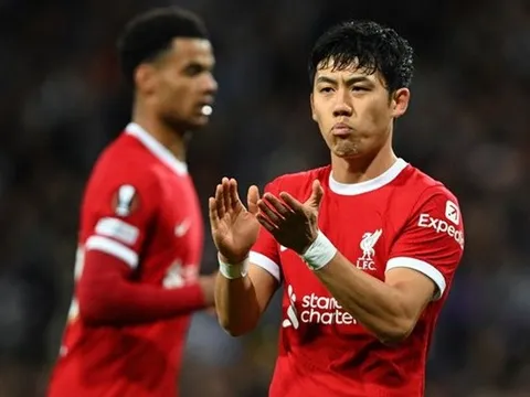 Wataru Endo là lời giải cho bài toán số 6 của Liverpool