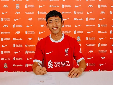 CHÍNH THỨC! Liverpool công bố tân binh thứ 3, chốt luôn số áo