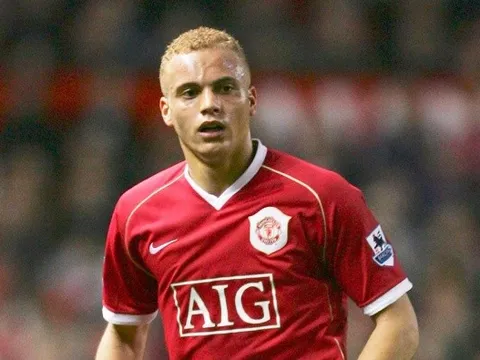 "Sir Alex muốn tôi ở lại, Man Utd vẫn cần tôi"