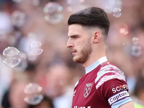 Tony Cascarino nêu tên bản hợp đồng sẽ nâng tầm hàng tiền vệ M.U