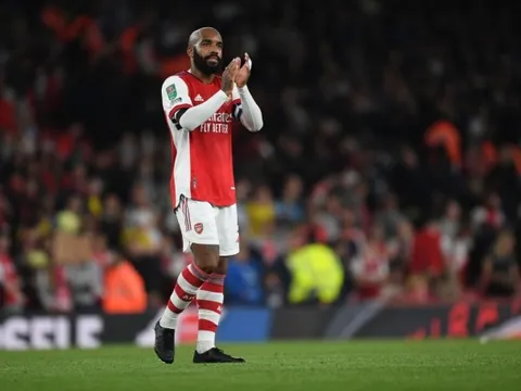 Arteta xác nhận tương lai của Lacazette