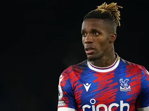 Wilfried Zaha nhận đề nghị khủng từ đội bóng của Cristiano Ronaldo