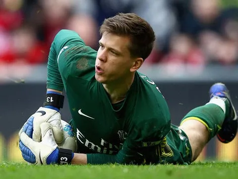 Cựu sao Arsenal được đề nghị đến Tottenham