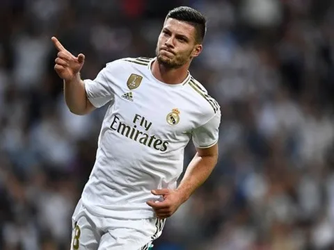 Wolves đưa “bom xịt” của Real Madrid vào tầm ngắm