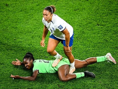 World Cup nữ 2023: Thiếu người, đội Anh thắng nhọc Nigeria trên chấm 11m
