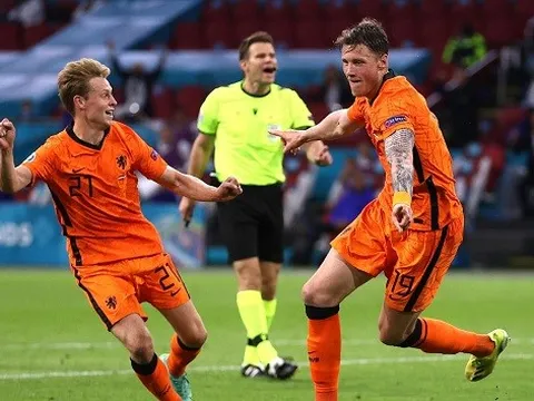 Phản ứng của De Jong trước thương vụ Weghorst đã nói lên nhiều điều