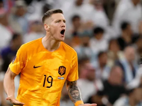 Wout Weghorst nói gì với Besiktas khi được M.U chiêu dụ?