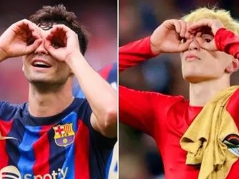 Trọng tài báo cáo Arsenal lên FA