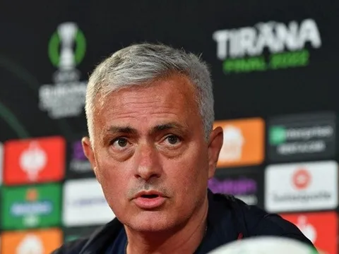 Mourinho: Roma khác biệt vì không sa thải tôi trước chung kết