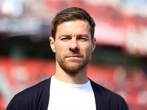 Sau Real, thêm một ông lớn tiếp cận Xabi Alonso