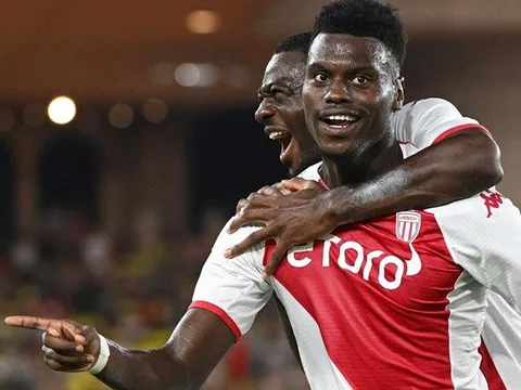 Xác nhận: Chelsea gửi đề nghị chính thức cho 'lá chắn thép'