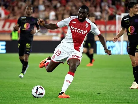 Xác nhận: Man United hỏi mượn tiền vệ Monaco