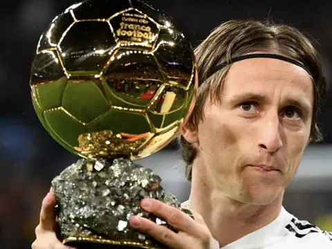 Xác nhận: Real Madrid ra phán quyết về tương lai Modric