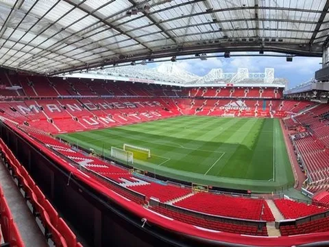 Xác nhận! Tỷ phú đầu tiên hỏi mua Man United
