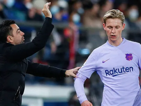 De Jong làm rõ mối quan hệ với Xavi
