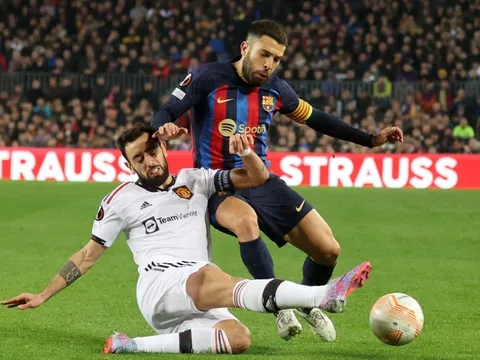 Xavi áp dụng chiến thuật mới trước MU?