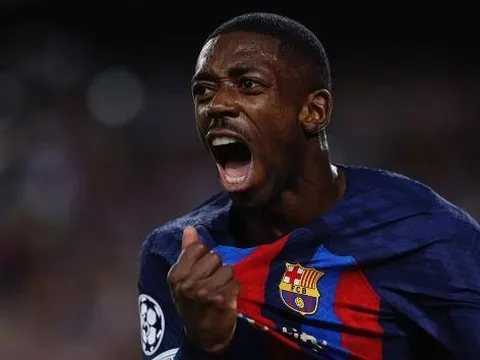 Xavi: "Các hậu vệ cánh đều khổ sở vì cậu ấy"