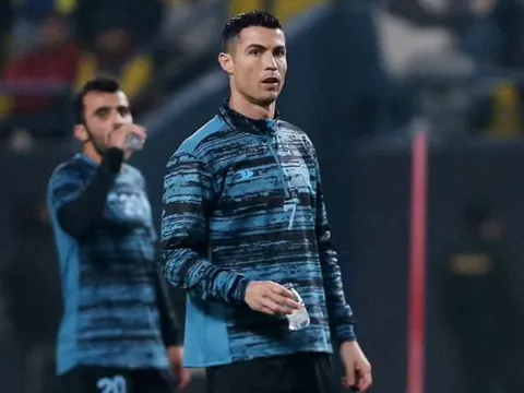 Xavi cảnh báo Cristiano Ronaldo