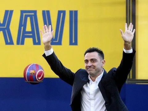 Xavi cậy nhờ vào Pep để tháo gỡ khó khăn cho Barca