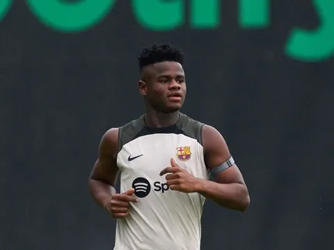 Xavi chuẩn bị trình làng thêm một sao mai