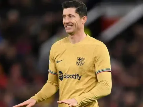 Xavi đưa ra lời khuyên để giúp đỡ Lewandowski