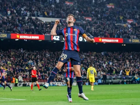 Xavi gợi ý về đội hình Barca đấu Man United