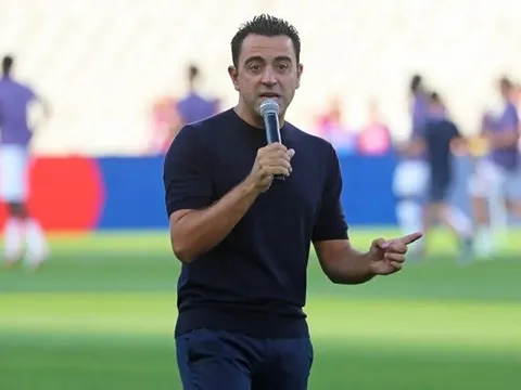 Xavi: 'không thể định giá được cầu thủ chuyển nhượng tự do'