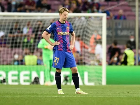 Xavi nói về tương lai De Jong