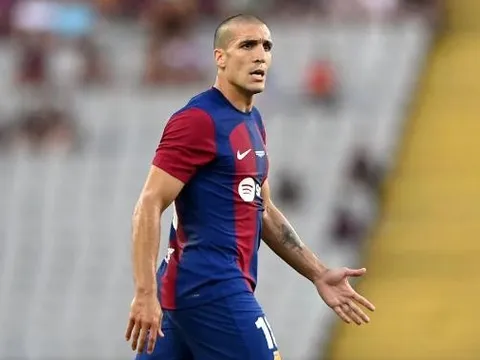 Xavi ra quyết định với Oriol Romeu