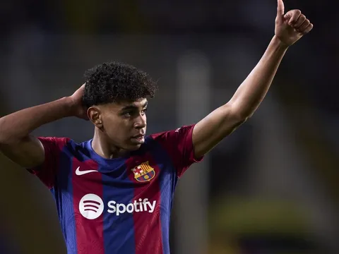 Xavi tâng 2 ngọc quý lên mây