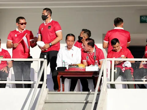 Xem Việt Nam thi đấu, tổng thống Indonesia đăng dòng cảm thán