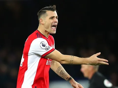 Xhaka tái xuất, Arteta bày tỏ cảm xúc