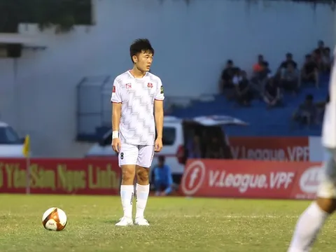 Xuân Trường thú nhận chuyện trả đũa bạn cùng phòng trên sân bóng