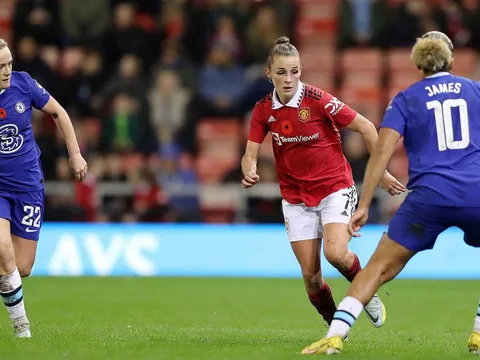 Xuất hiện cuộc đua vô địch căng thẳng nhất nước Anh