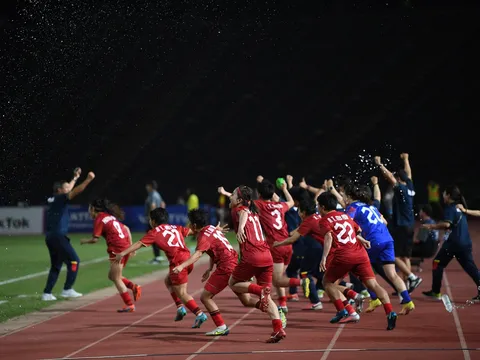 Xúc động khoảnh khắc tuyển nữ Việt Nam làm nên lịch sử ở SEA Games
