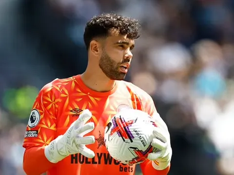 "Không đời nào cậu ấy nên đến Arsenal"