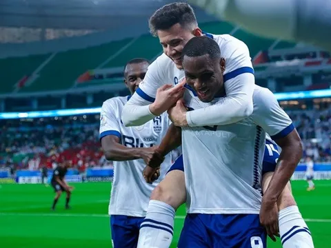 Đối thủ của Ronaldo gây sốc ở AFC Champions League