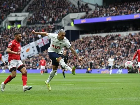 Richarlison gây ấn tượng sau khi chỉ trích HLV Conte