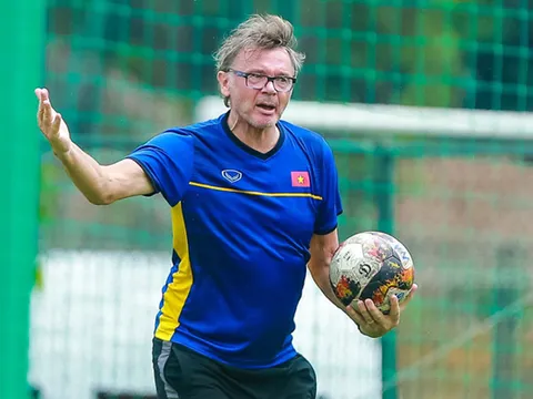 Báo Nhật: "HLV Troussier có thể bị sa thải"