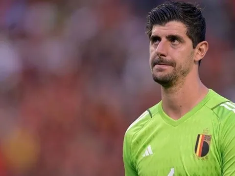 Courtois bỏ tuyển là cái tát đau cho thế hệ vàng bóng đá Bỉ