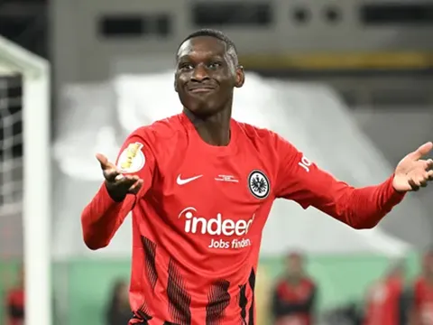 Ra giá 69 triệu bảng, PSG thâu tóm mục tiêu của Chelsea