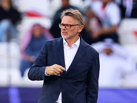 Việt Nam trắng tay, chuyên gia lên tiếng về tương lai HLV Troussier