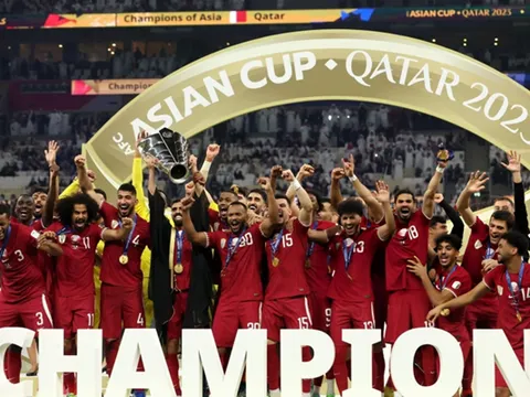 Vô địch gây tranh cãi, Qatar nhận thông báo từ FIFA