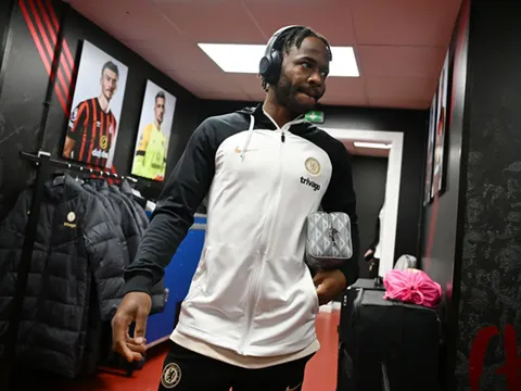 Pochettino hứa chắc một điều với Sterling